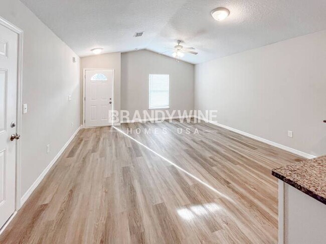 Foto del edificio - 5301 Oaktrail Ln