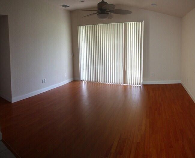 Foto del edificio - 4095 SW 51st Ct