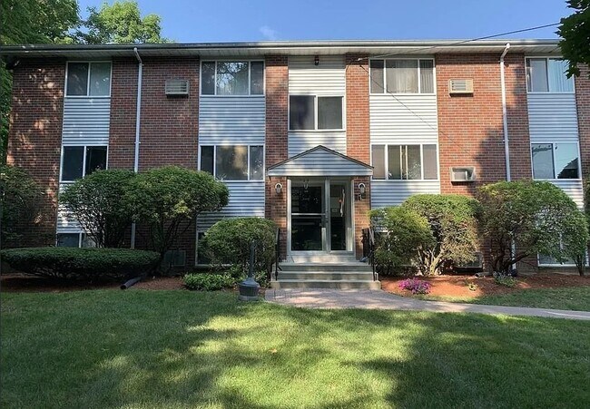 Building Photo - 61 Fairmount St