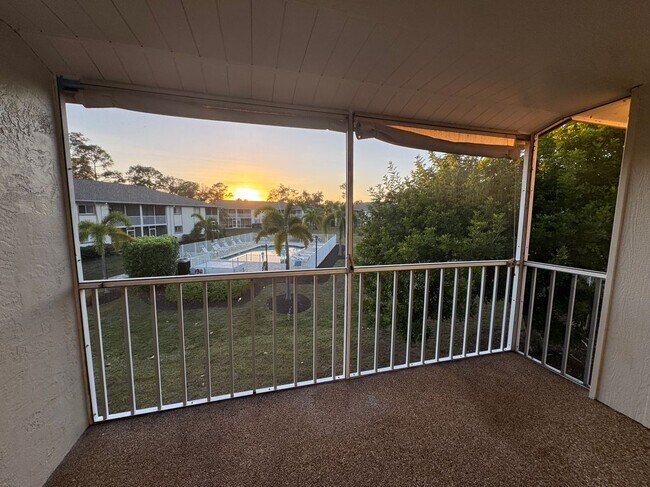 Foto del edificio - 2350 Naples Trace Cir