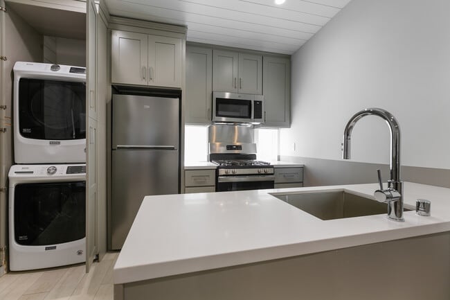 Building Photo - 4206 S Centinela Ave