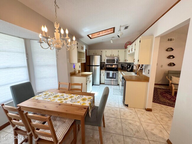 Foto del edificio - 54 Capistrano Dr