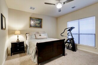 Building Photo - 5706 Cornish St