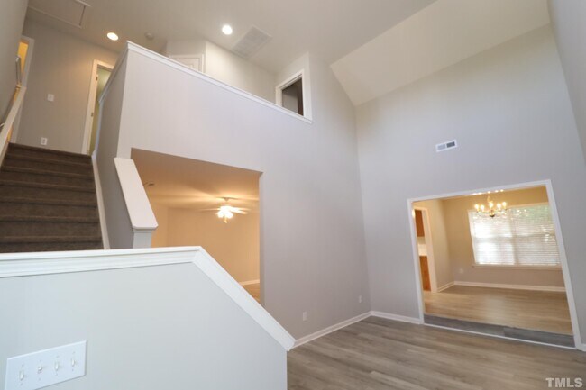 Foto del edificio - 132 River Pearl St