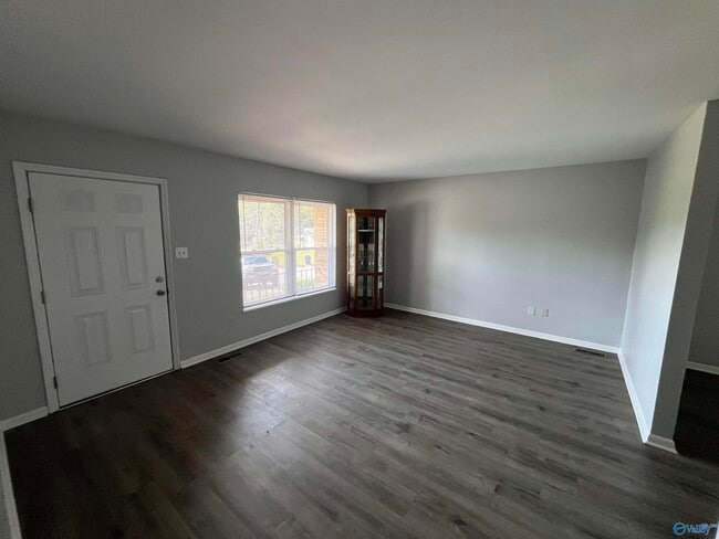 Building Photo - 3100 NW Las Animas Ave