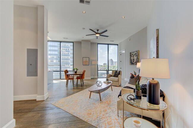 Building Photo - 1409 Post Oak Blvd