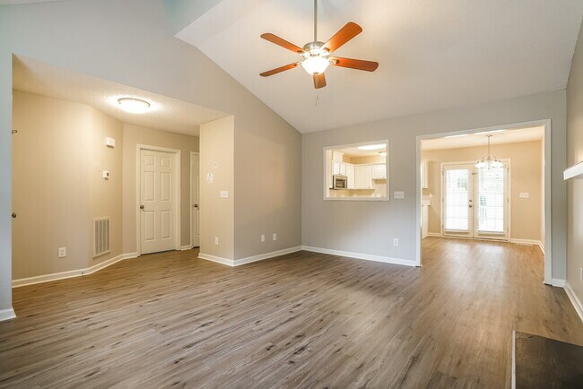 Building Photo - 2100 Havering Pl