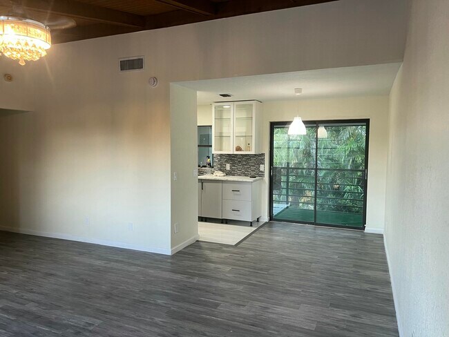 Foto del edificio - 3303 Kirk Rd