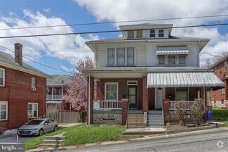 Building Photo - 726 S 29th St