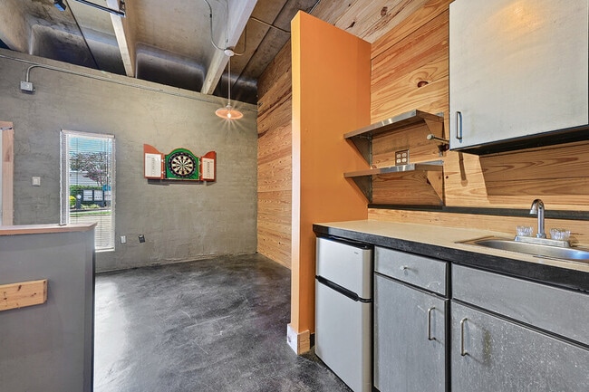 Building Photo - 4528 Bennington Ave
