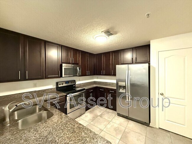Building Photo - 1521 Golden Lake Loop