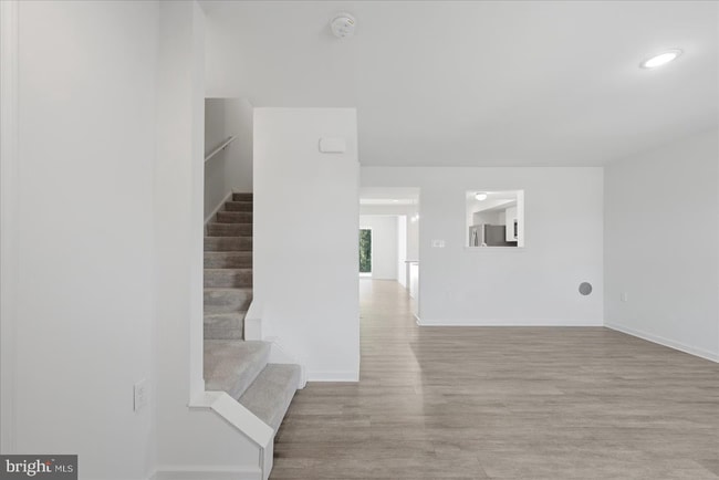 Building Photo - 658 Thumper Dr