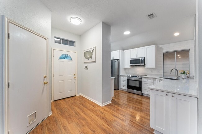 Foto del edificio - 7764 Park Falls Dr