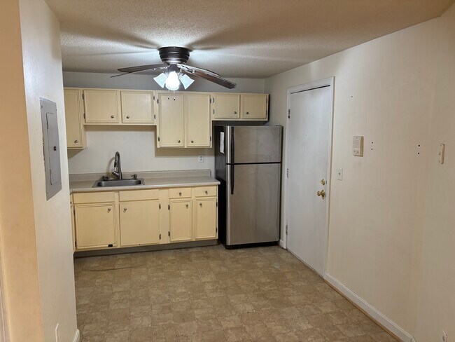 Foto del edificio - 1225 Bodwell Rd