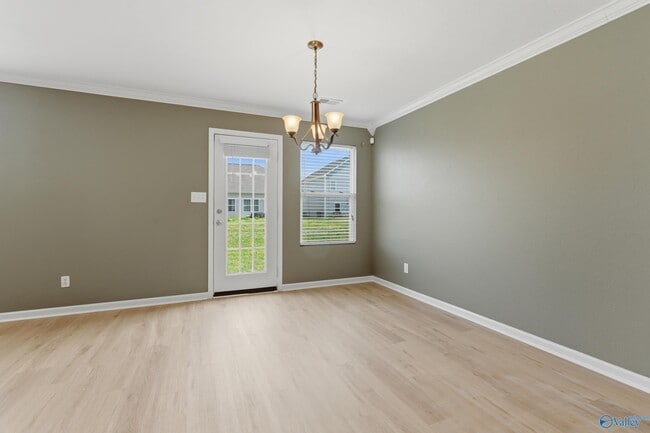 Building Photo - 29889 Glenrose Way