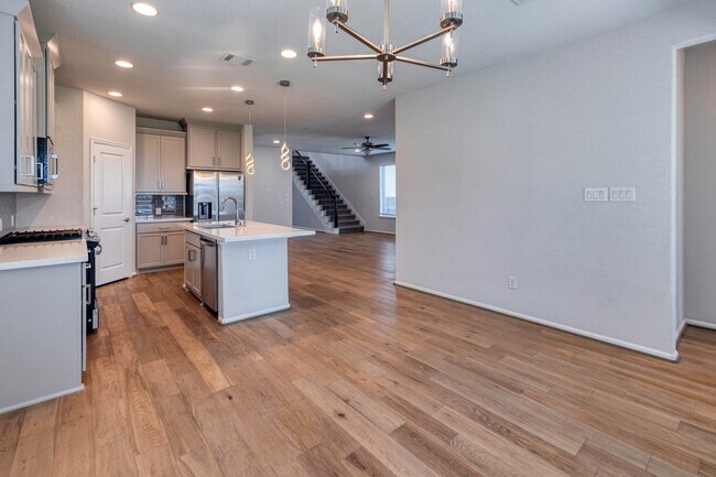 Foto del edificio - 125 Rangel Dr