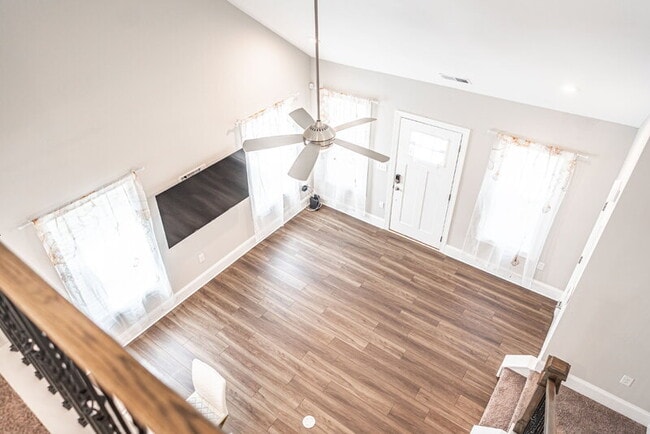 Building Photo - 315 Mashie Ct