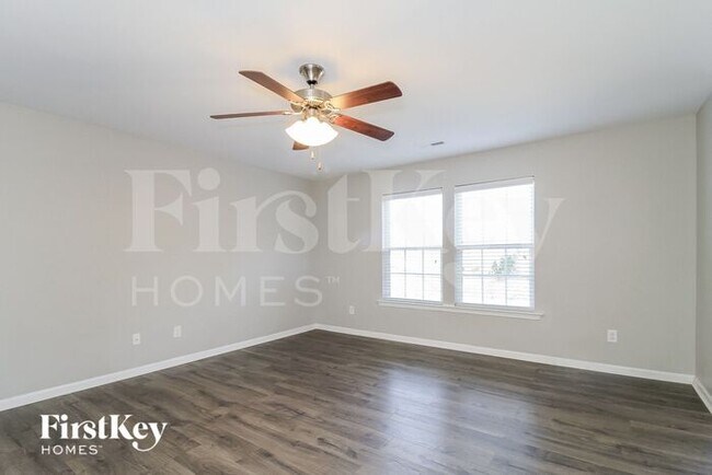 Foto del edificio - 5615 Misty Hill Cir