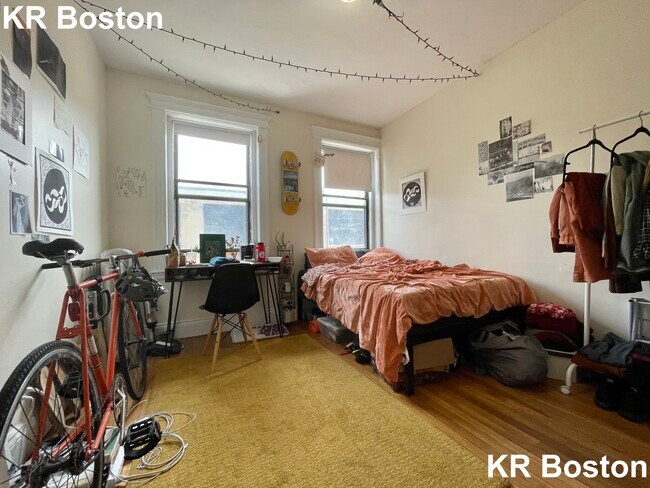 Building Photo - 1246 Commonwealth Ave