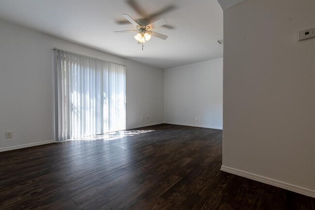 Foto del edificio - 5506 Grover Ave