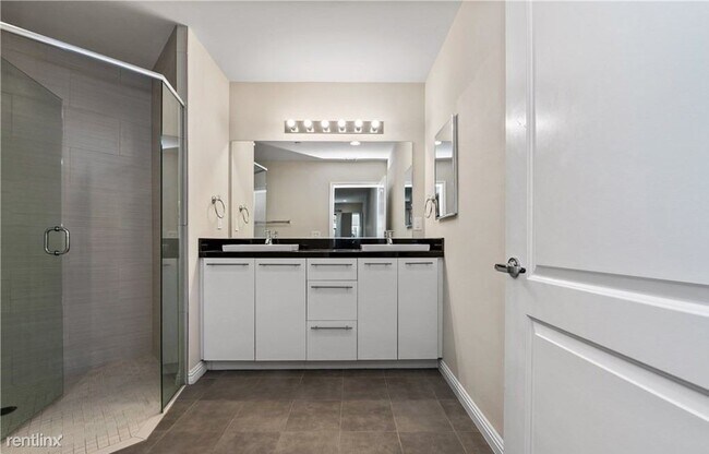 Foto del edificio - 2 br, 2 bath Condo - 230 South Jackson Str...