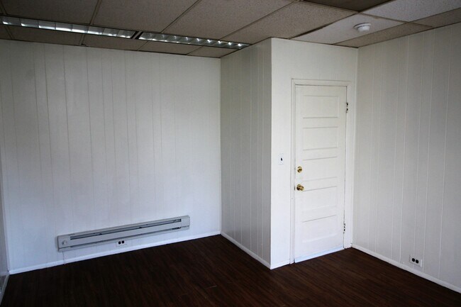 Foto del edificio - 6901-6903 Belair Rd