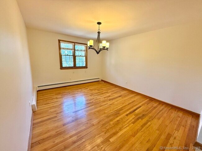Building Photo - 432 Wiklund Ave