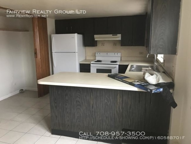 Building Photo - 2 bedroom in Blue Island IL 60406