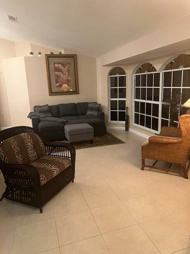 Foto del edificio - 922 Jackson Way