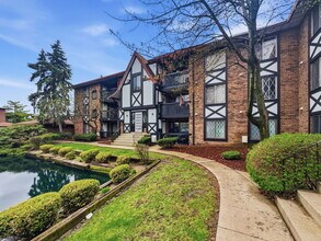 Building Photo - 13616 Royal Ct