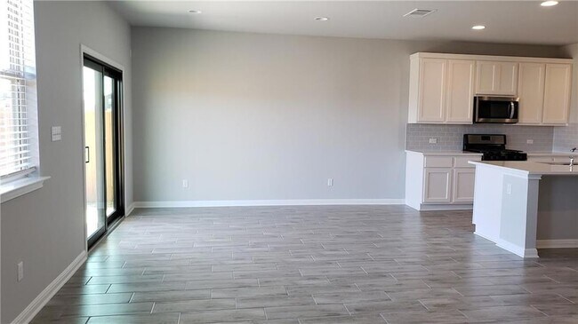 Foto del edificio - 1508 Whippletree Trl