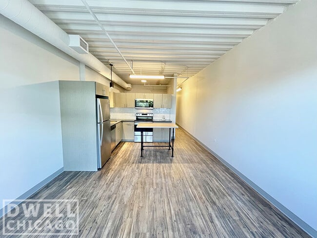 Building Photo - 951 W Dakin St
