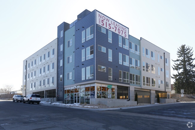 Building Photo - 1100 Girard