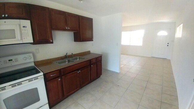 Building Photo - 5702 Briarwood Ave