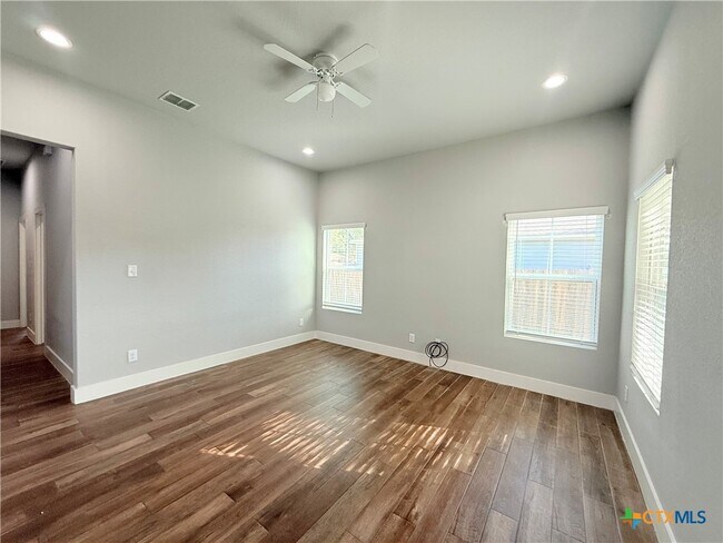 Foto del edificio - 1128 Magnolia St