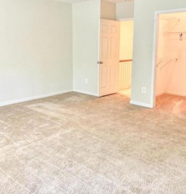 Bedroom 2 - 2627 Eastbourne Dr