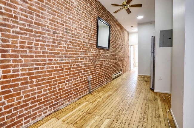 Building Photo - 308 Madison St