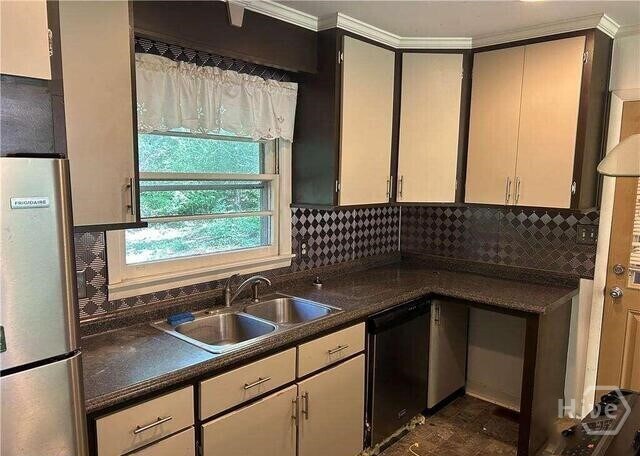 Building Photo - 150 Sherwood Dr