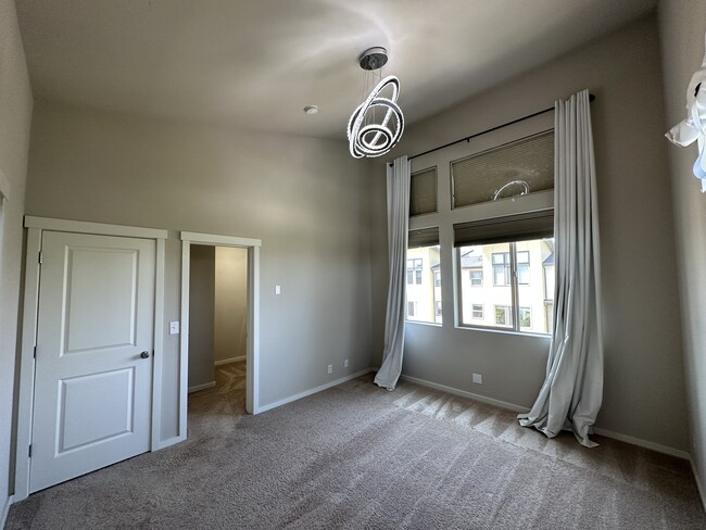 Building Photo - 348 Chelan Ave NE