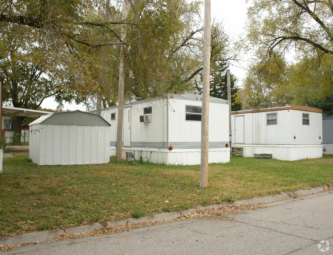 Building Photo - Lakeview Mobile Home Park