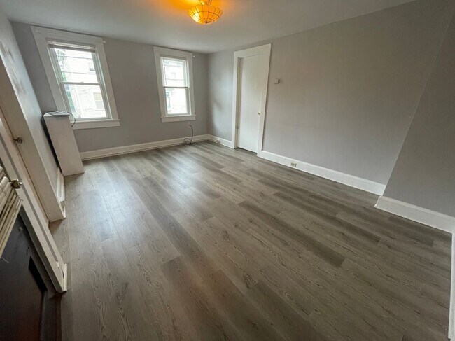 Building Photo - 966 Ridge Ave