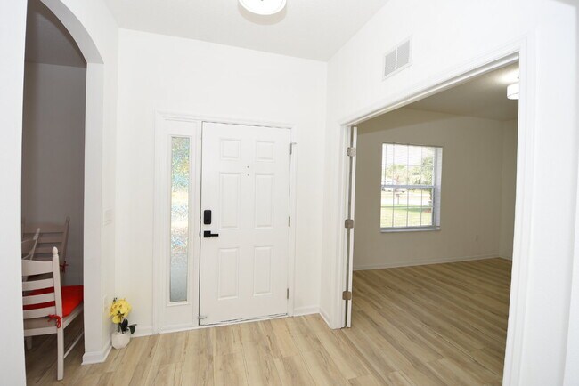 Building Photo - 19 Burnham Ln