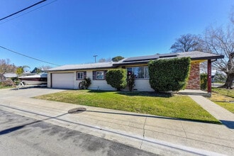 Building Photo - 7648 Van Maren Ln
