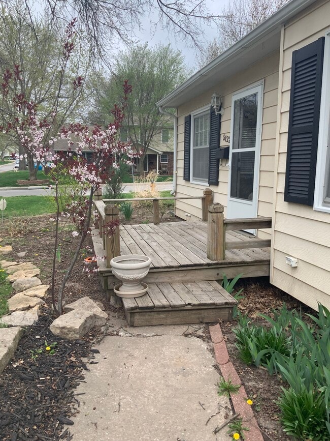 Building Photo - 5122 W 50th Terrace