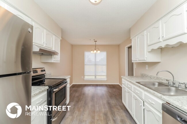 Foto del edificio - 4250 Brighton Dr