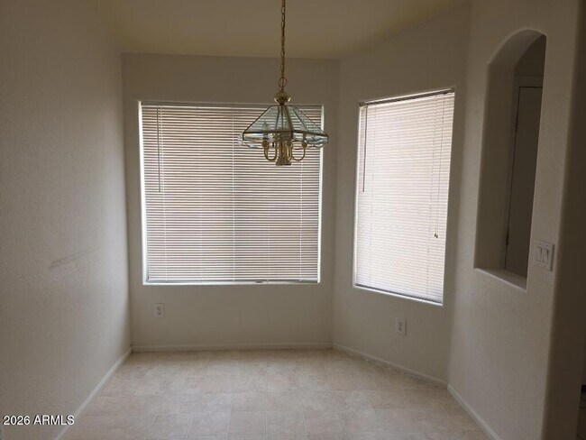 Foto del edificio - 16536 W Moreland St