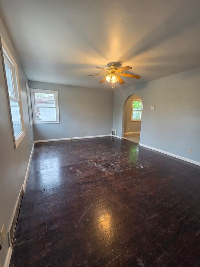 Building Photo - Single family home on east 38th