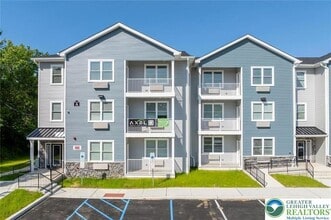 Building Photo - 948 N Front St