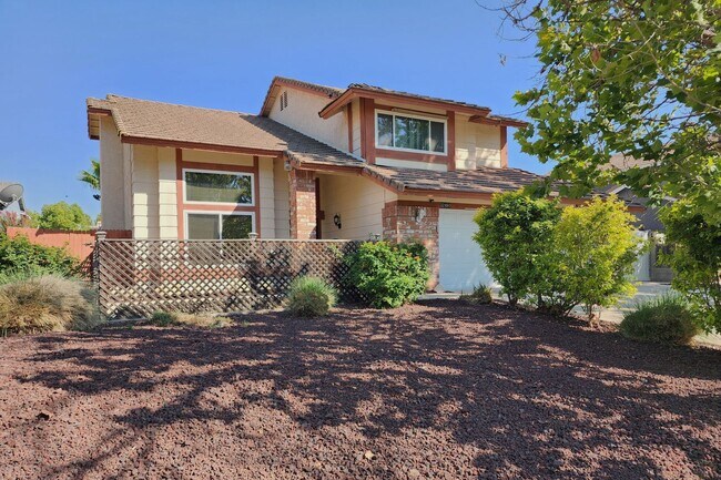 Foto del edificio - Great Two Story 3BD, 2.5BA Plus Bonus Room...