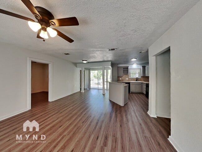 Building Photo - 508 Norton St